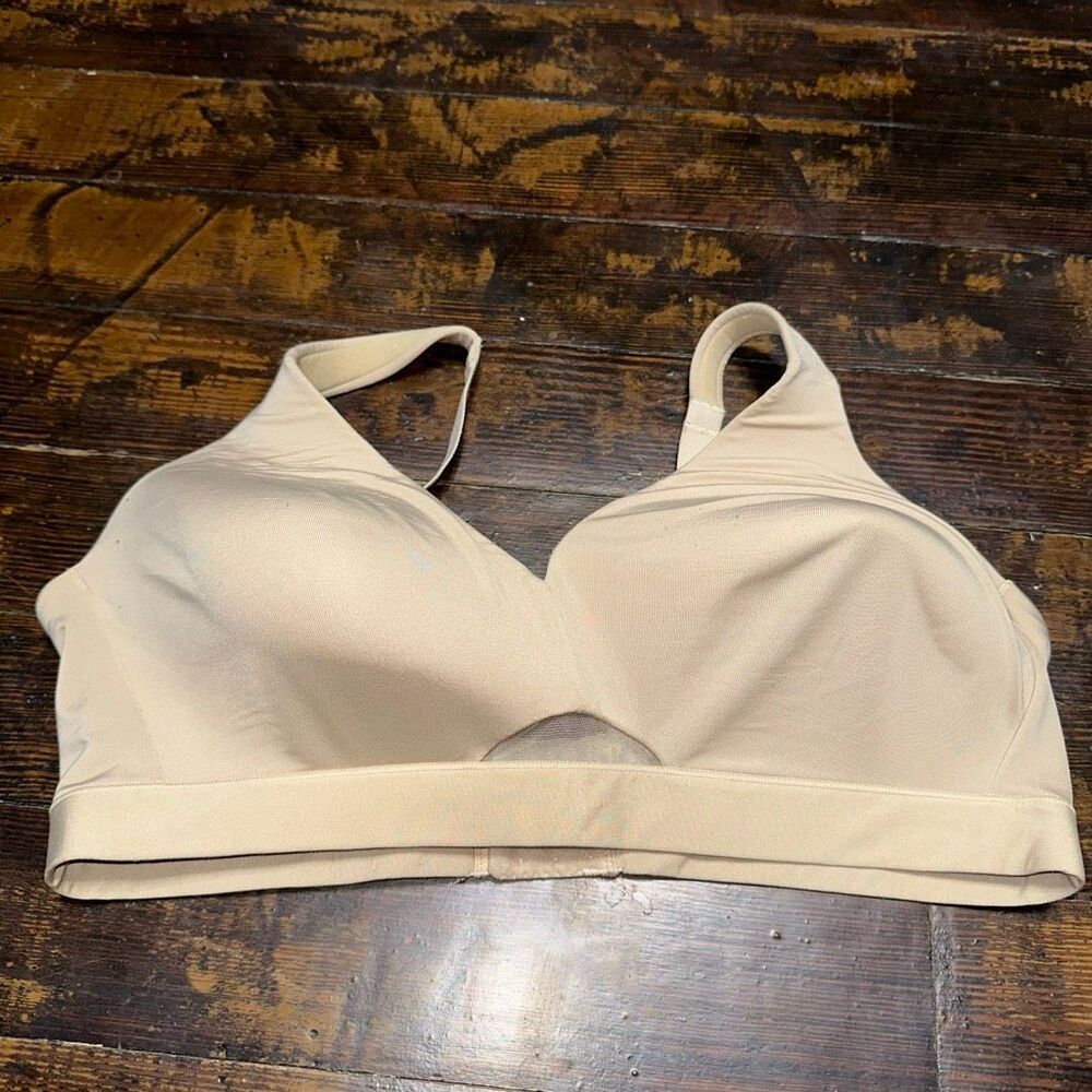 Cacique 40C lightly lined no wire nude wireless  bra